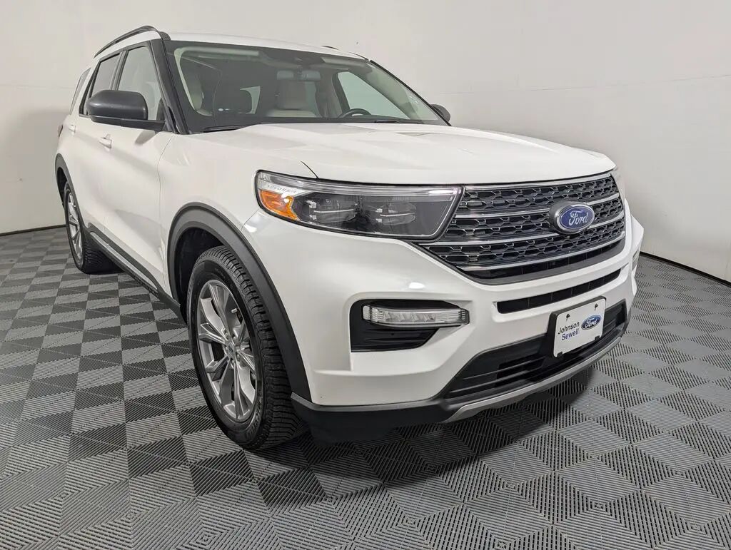 2022 Ford Explorer XLT — photo 1 of 2