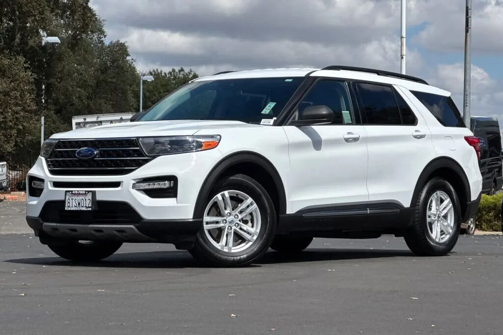 2020 Ford Explorer XLT — photo 1 of 13