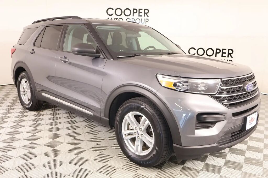 2022 Ford Explorer XLT — photo 1 of 13