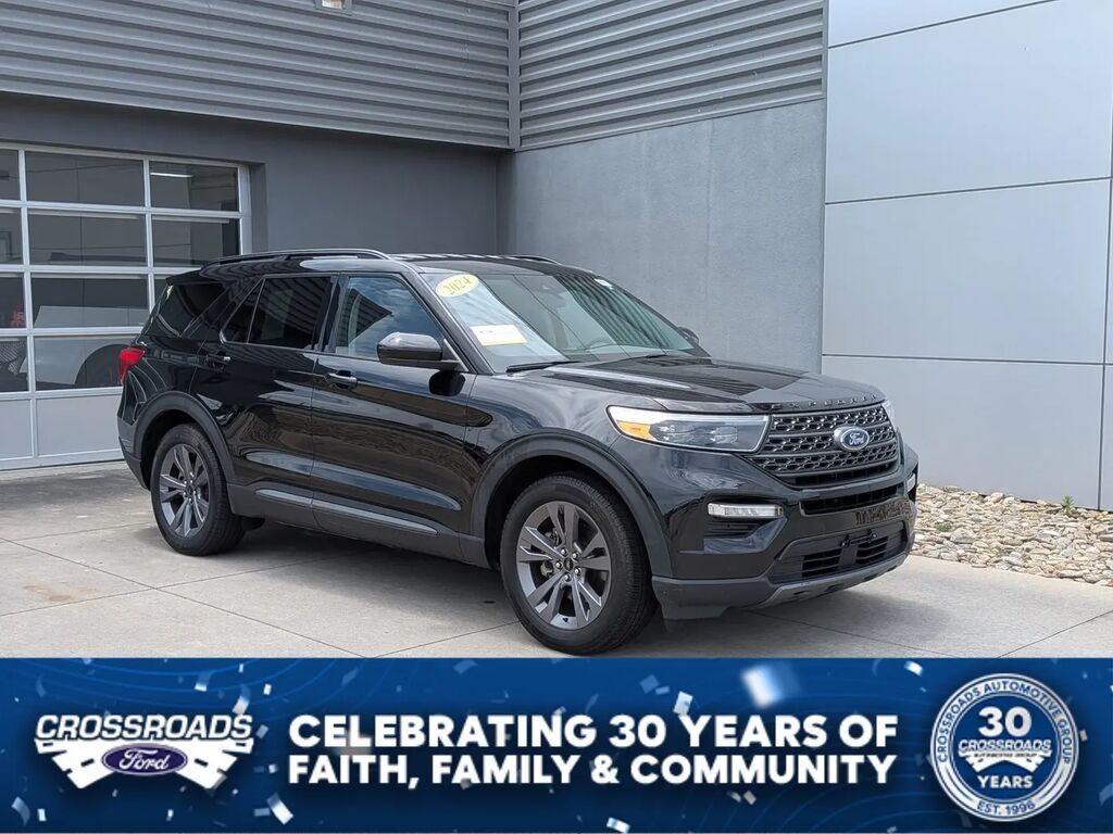 2024 Ford Explorer XLT — photo 1 of 13