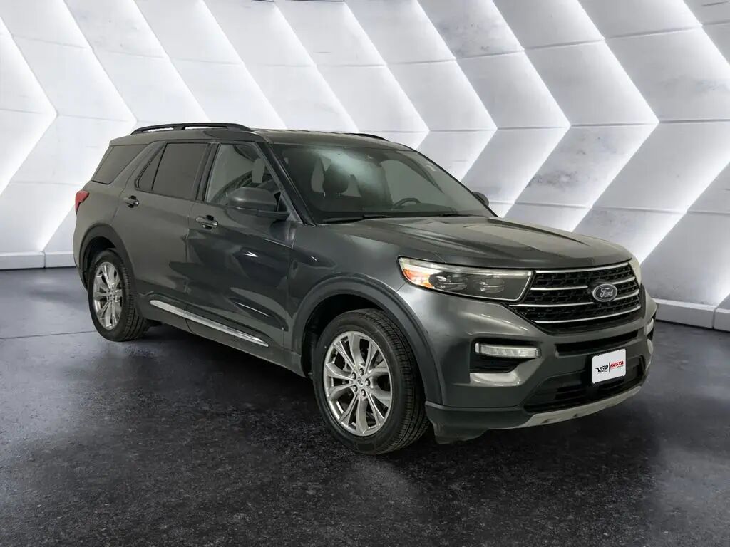 2020 Ford Explorer XLT — photo 1 of 13