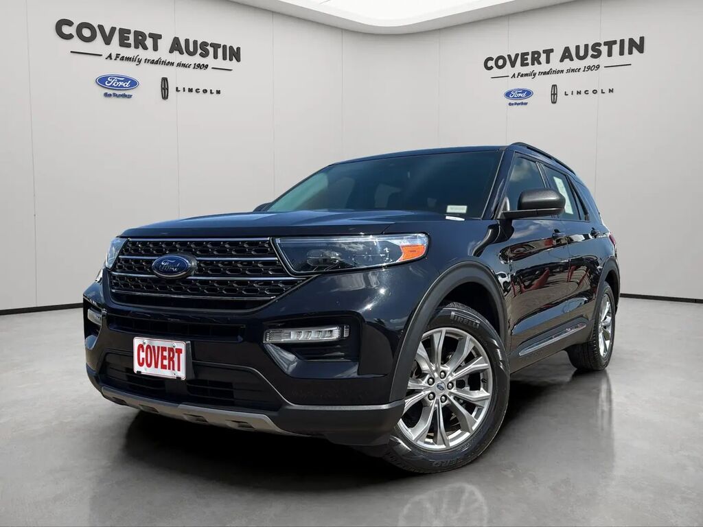 2023 Ford Explorer XLT — photo 1 of 13