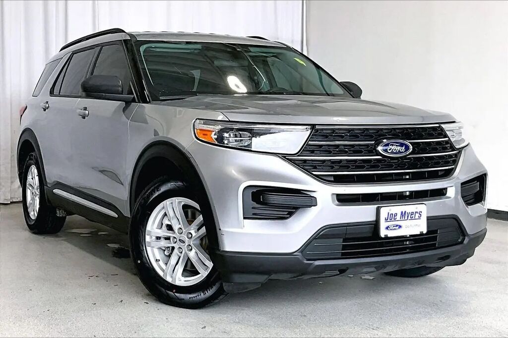 2023 Ford Explorer XLT — photo 1 of 13