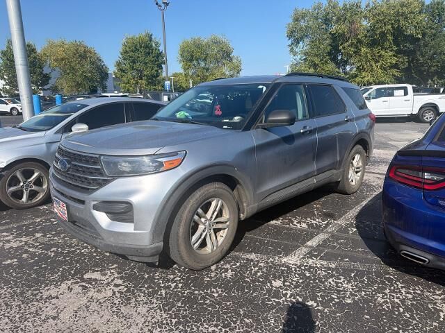 2020 Ford Explorer XLT — photo 1 of 13