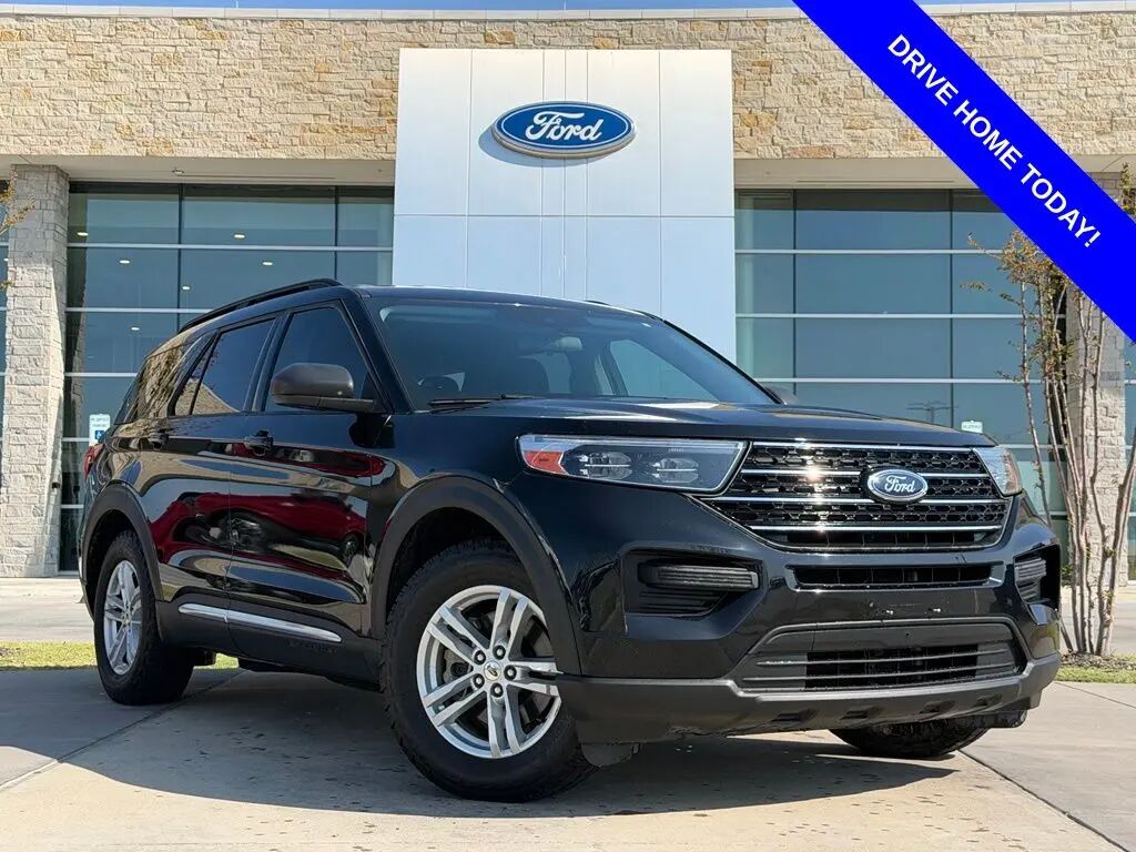 2021 Ford Explorer XLT — photo 1 of 13