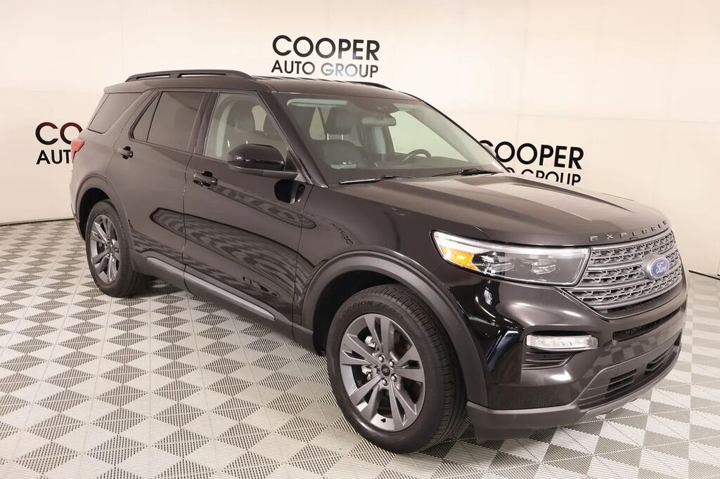 2022 Ford Explorer XLT — photo 1 of 13