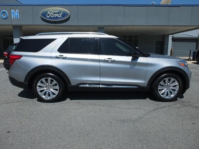 2020 Ford Explorer Limited — photo 1 of 12