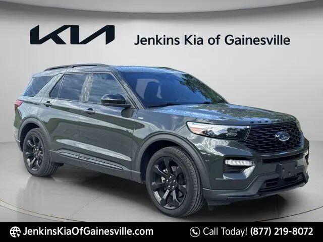 2023 Ford Explorer ST-Line — photo 1 of 13