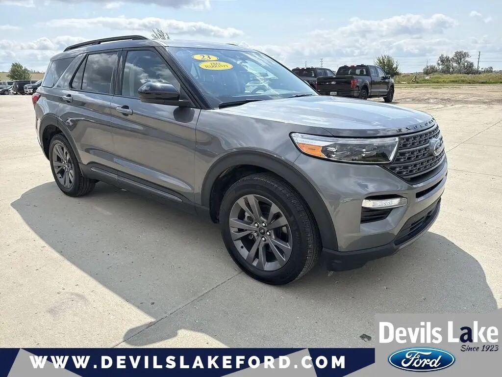 2023 Ford Explorer XLT — photo 1 of 10