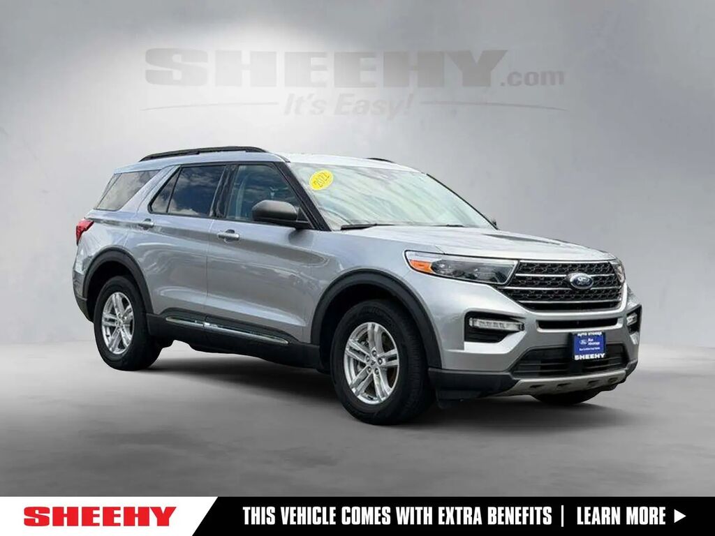 2022 Ford Explorer XLT — photo 1 of 10