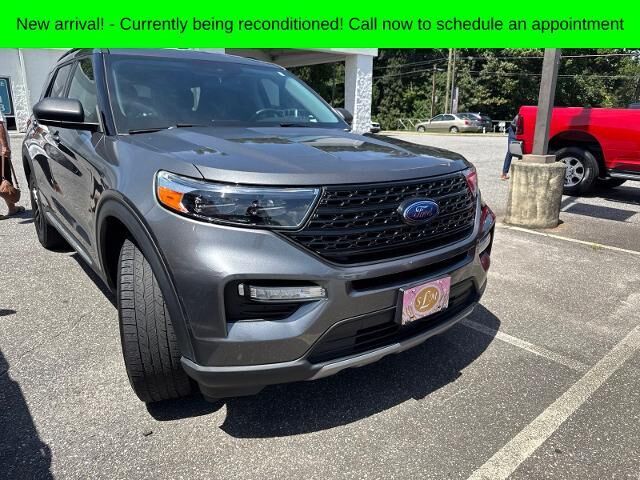2023 Ford Explorer XLT — photo 1 of 18