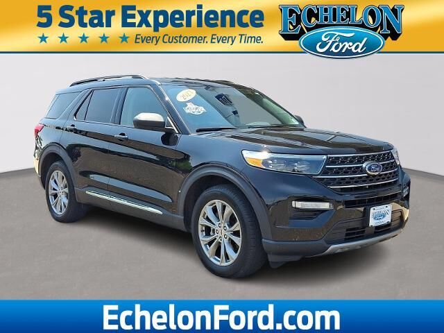 2023 Ford Explorer XLT — photo 1 of 13