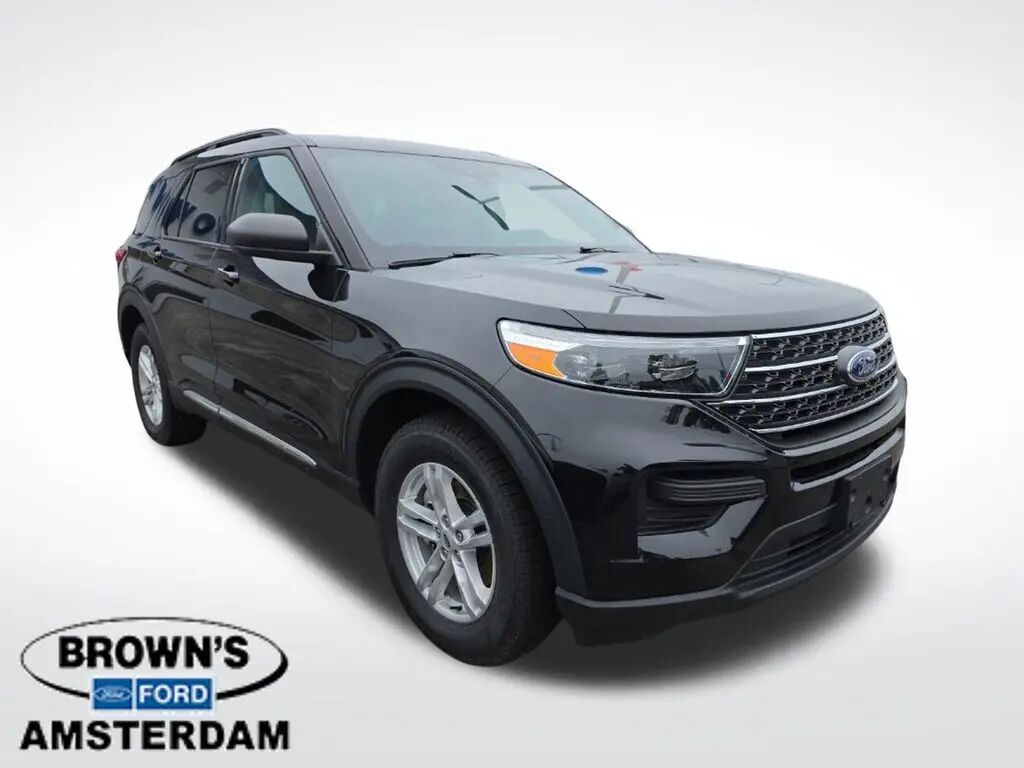 2023 Ford Explorer XLT — photo 1 of 10