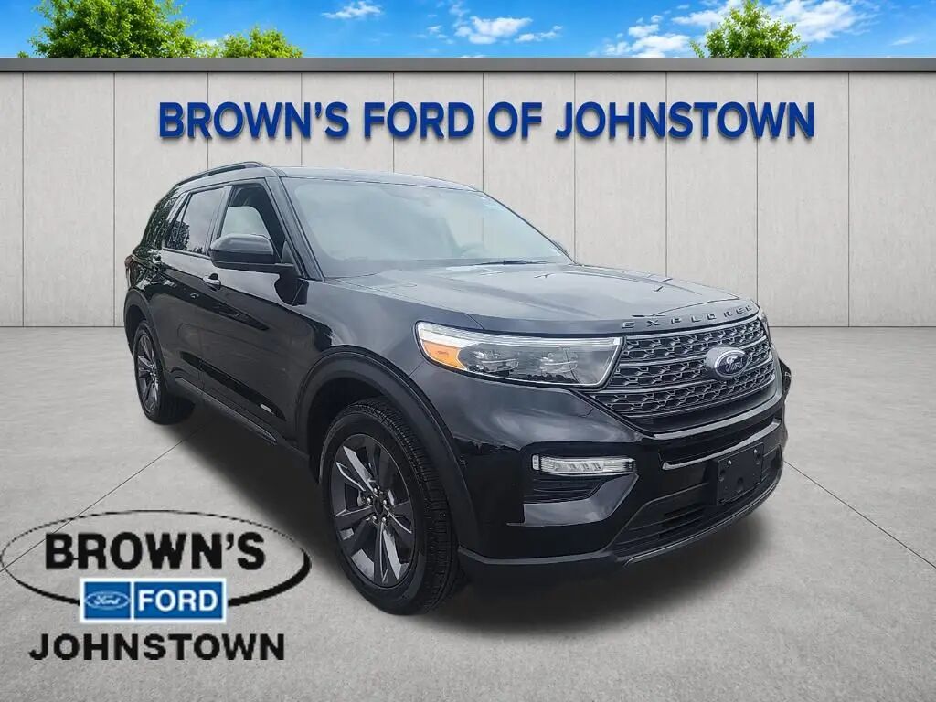 2023 Ford Explorer XLT — photo 1 of 13