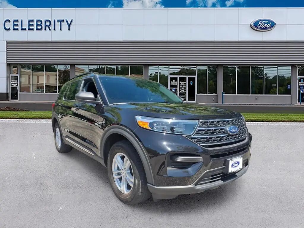 2023 Ford Explorer XLT — photo 1 of 13