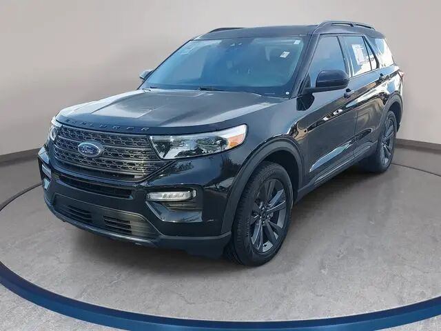 2023 Ford Explorer XLT — photo 1 of 13