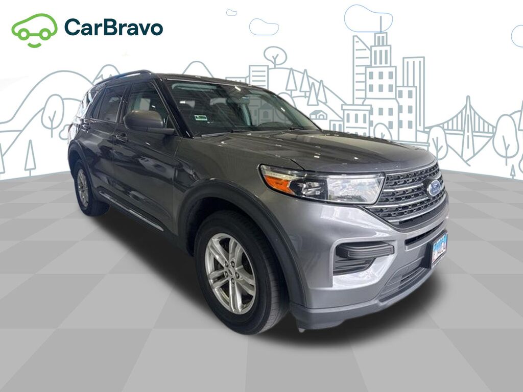2022 Ford Explorer XLT — photo 1 of 6