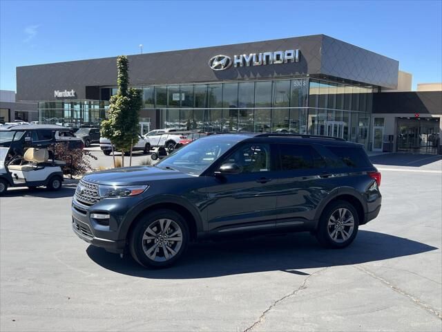 2022 Ford Explorer XLT — photo 1 of 13