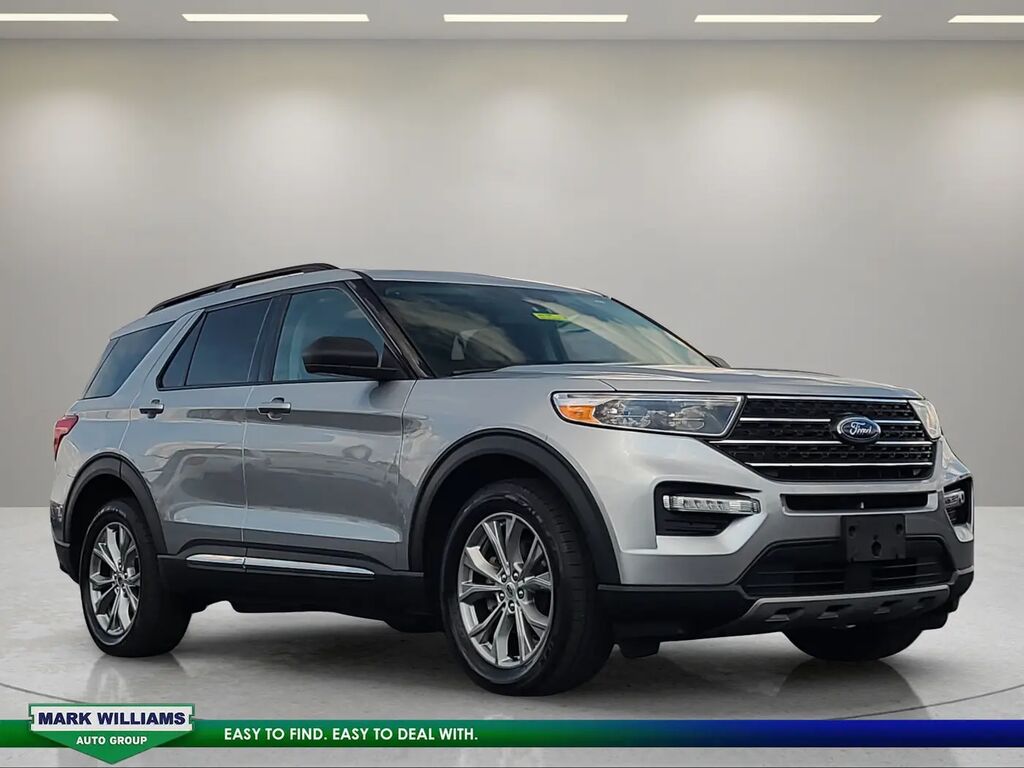 2023 Ford Explorer XLT — photo 1 of 12