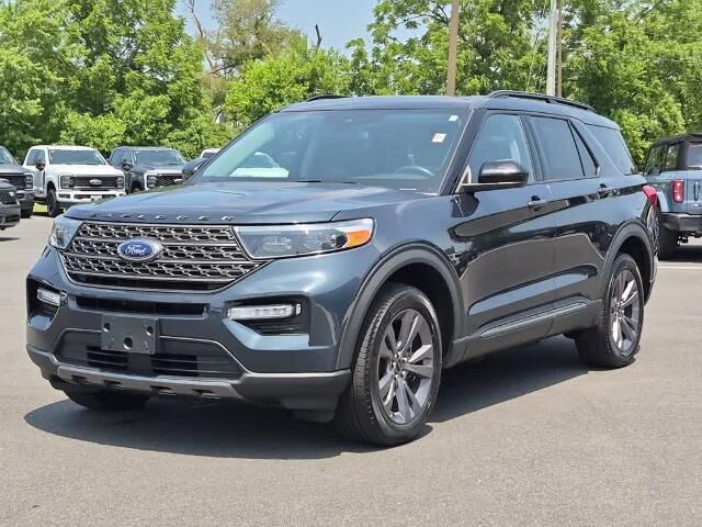 2023 Ford Explorer XLT — photo 1 of 13