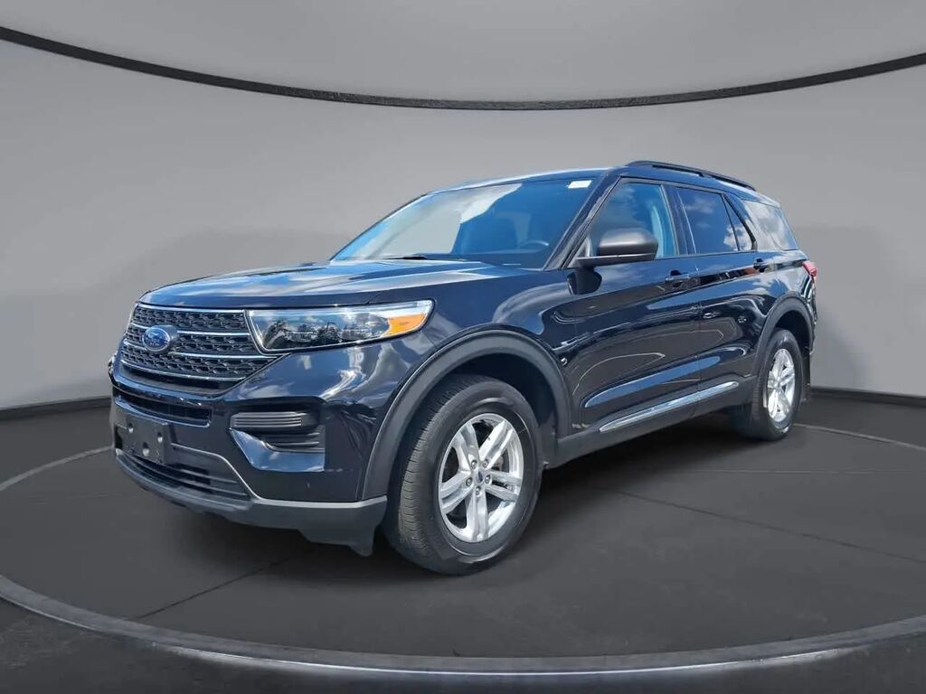 2023 Ford Explorer XLT — photo 1 of 26