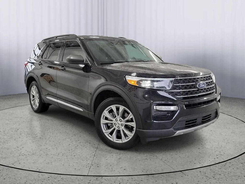 2024 Ford Explorer XLT — photo 1 of 13