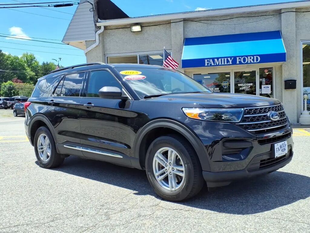 2023 Ford Explorer XLT — photo 1 of 13