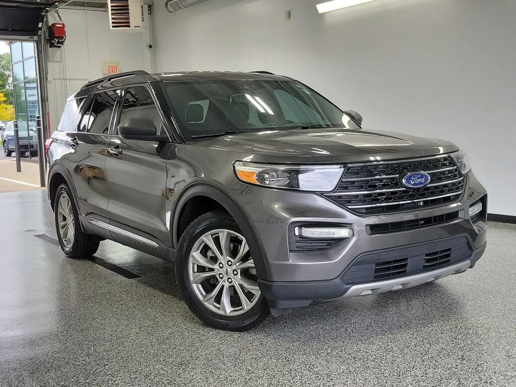 2020 Ford Explorer XLT — photo 1 of 13