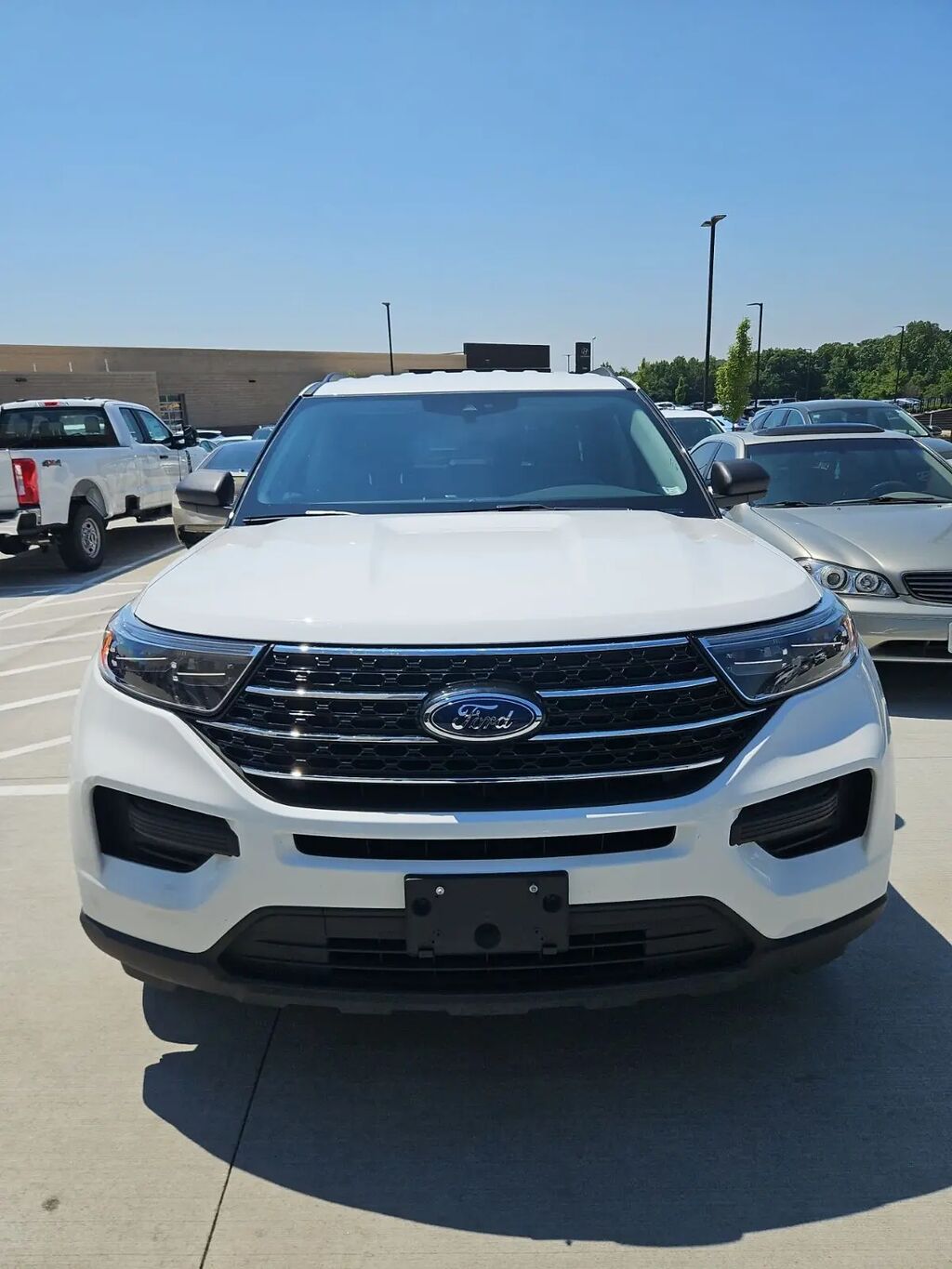 2021 Ford Explorer XLT — photo 1 of 3