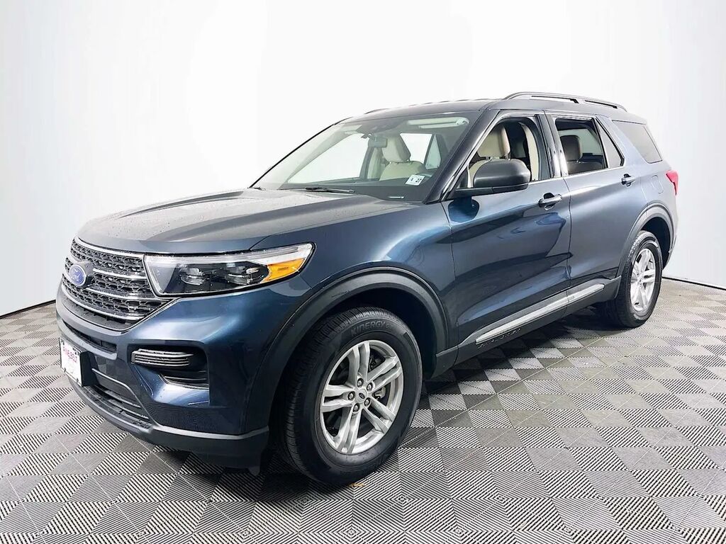 2022 Ford Explorer XLT — photo 1 of 13