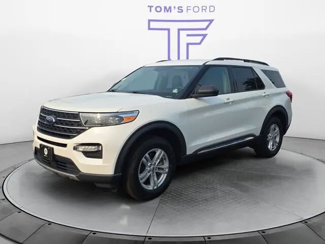 2023 Ford Explorer XLT — photo 1 of 12