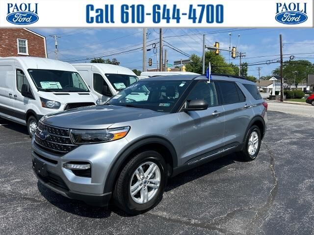 2023 Ford Explorer XLT — photo 1 of 13