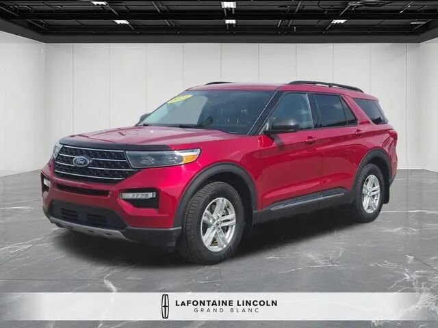 2023 Ford Explorer XLT — photo 1 of 13