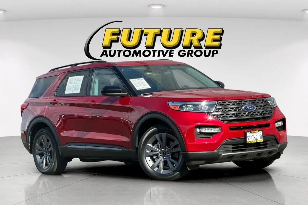 2023 Ford Explorer XLT — photo 1 of 13