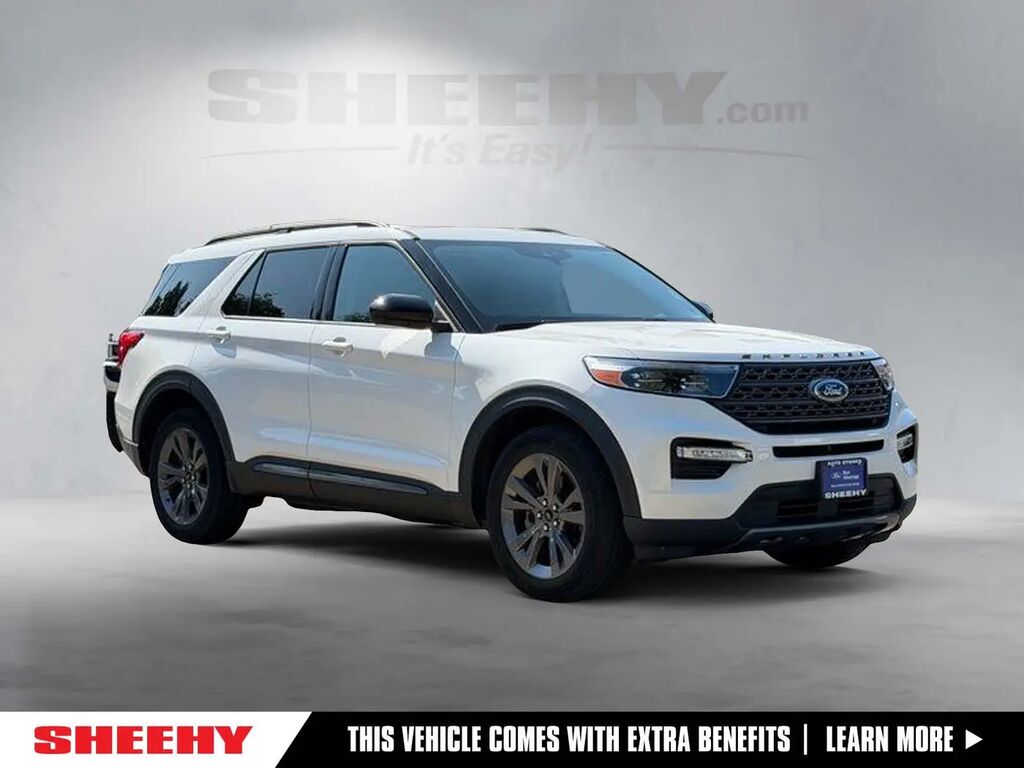 2023 Ford Explorer XLT — photo 1 of 10