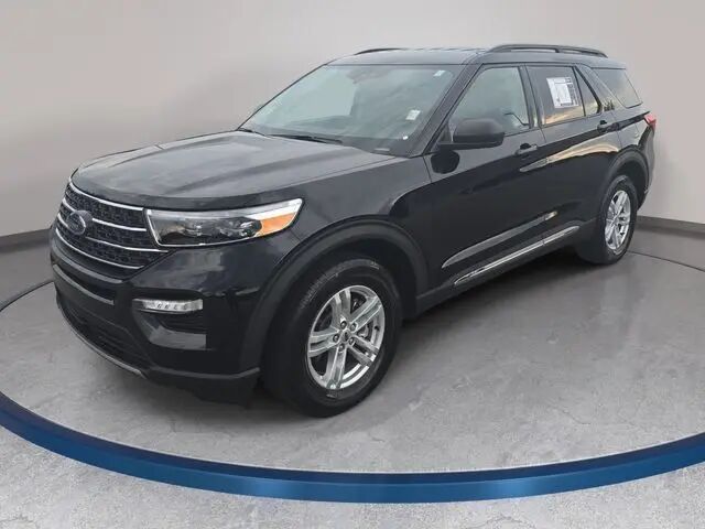 2023 Ford Explorer XLT — photo 1 of 13