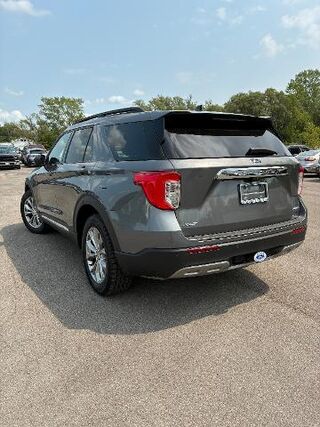 2023 Ford Explorer XLT — photo 1 of 12