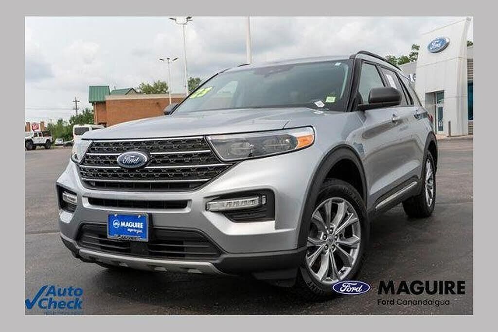 2023 Ford Explorer XLT — photo 1 of 1