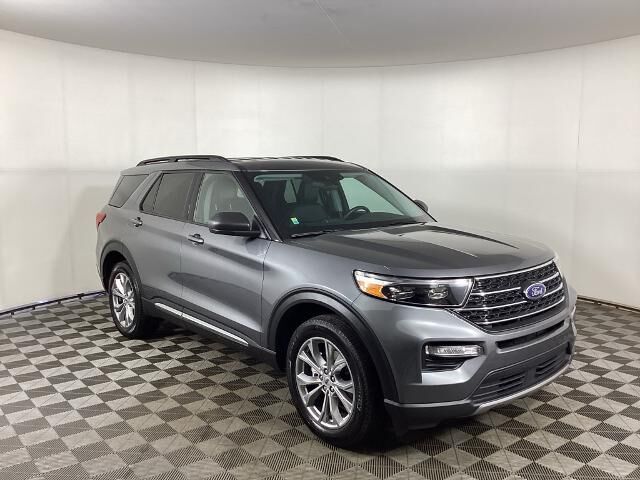 2023 Ford Explorer XLT — photo 1 of 13