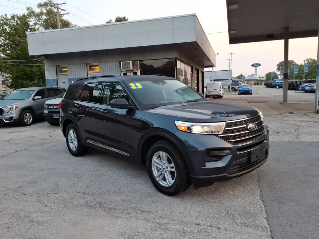 2023 Ford Explorer XLT — photo 1 of 13