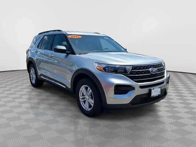 2023 Ford Explorer XLT — photo 1 of 13