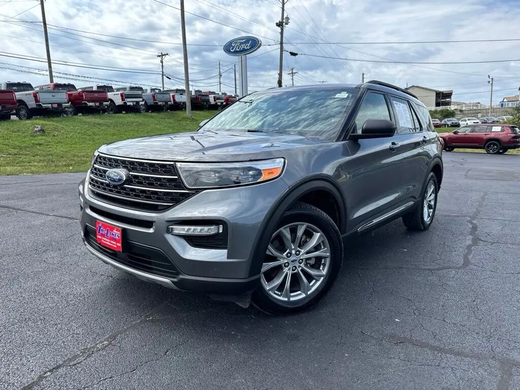 2023 Ford Explorer XLT — photo 1 of 13