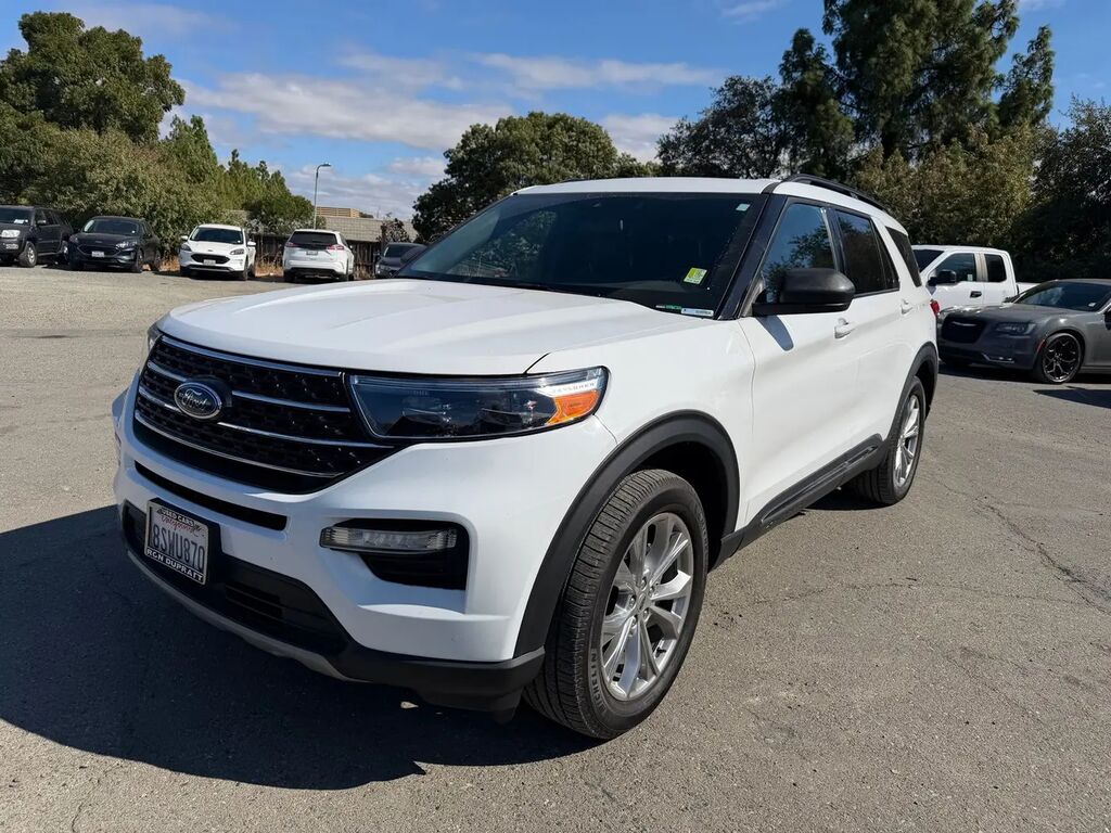 2020 Ford Explorer XLT — photo 1 of 26
