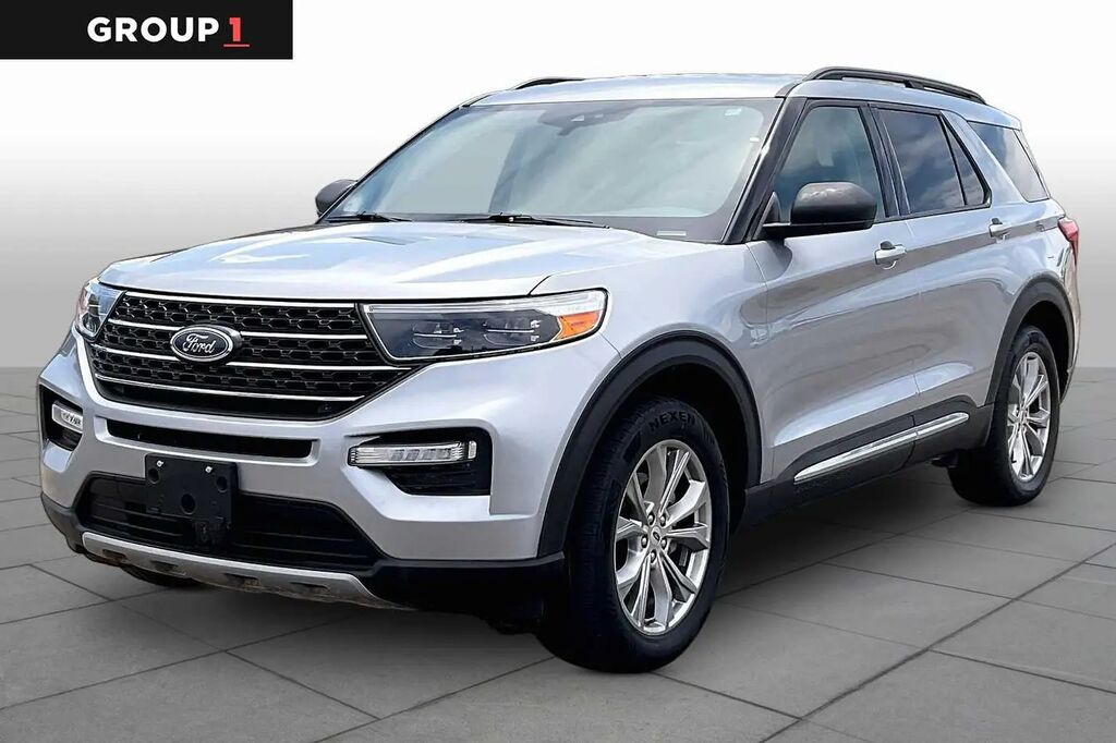 2021 Ford Explorer XLT — photo 1 of 12