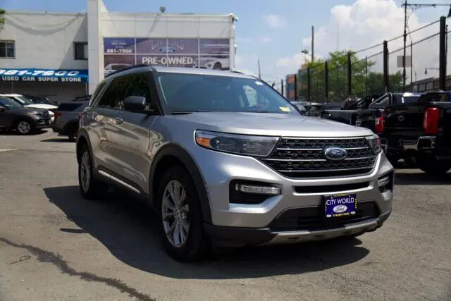 2022 Ford Explorer XLT — photo 1 of 13