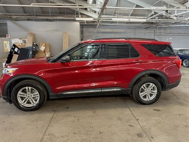 2023 Ford Explorer XLT — photo 1 of 12