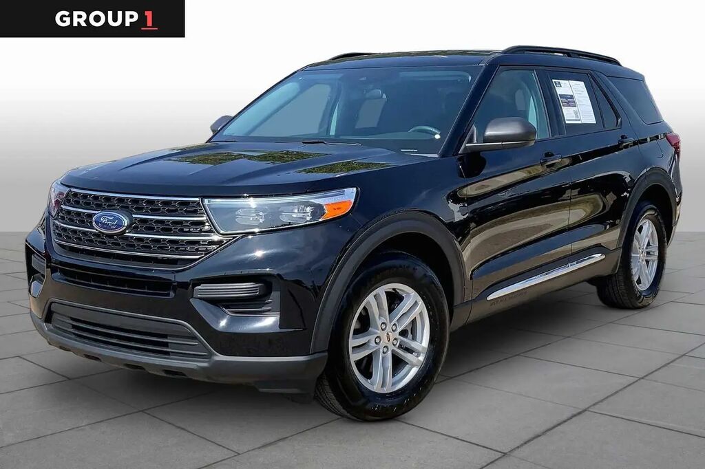 2023 Ford Explorer XLT — photo 1 of 12