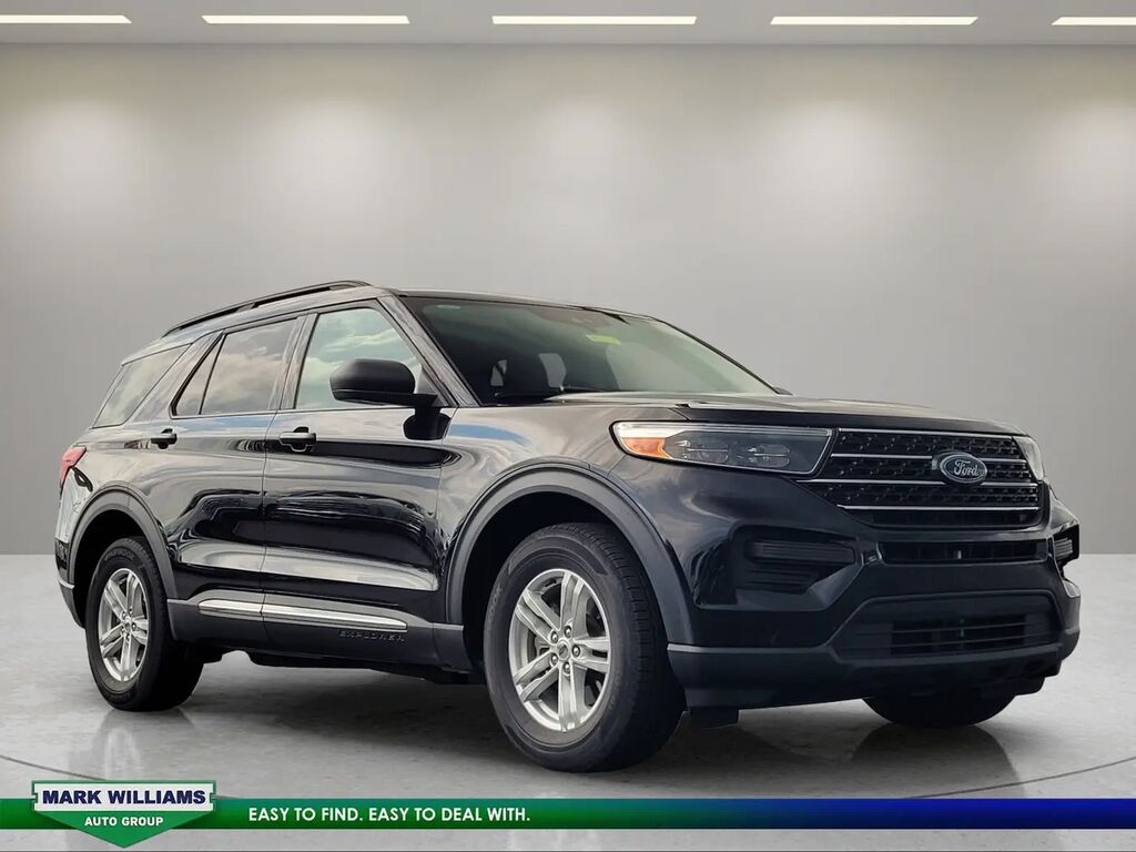 2024 Ford Explorer XLT — photo 1 of 12