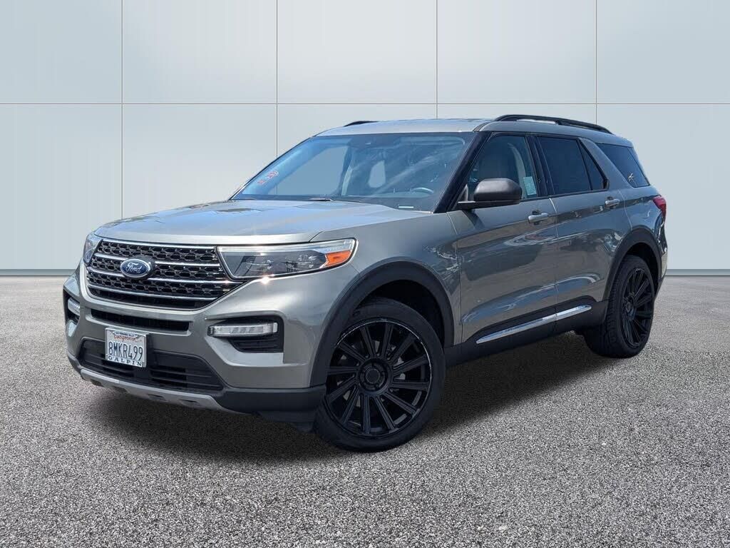 2020 Ford Explorer XLT — photo 1 of 1