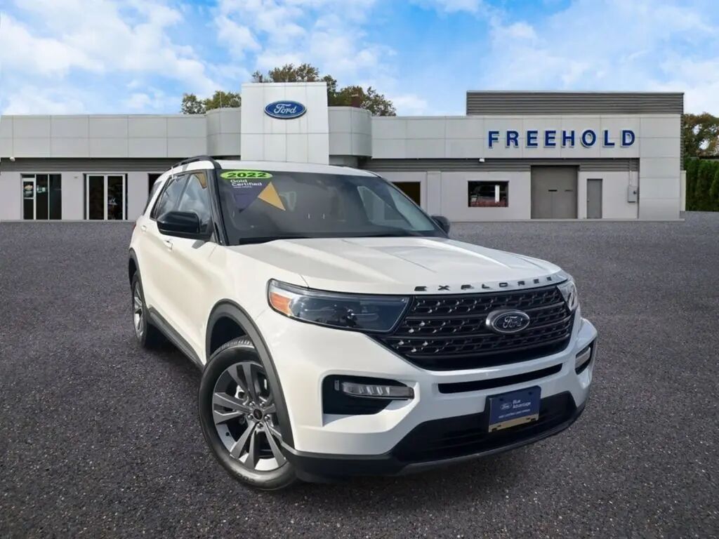 2022 Ford Explorer XLT — photo 1 of 26
